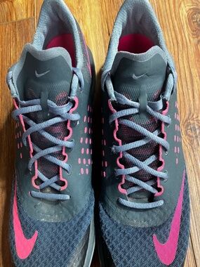 NIKE Women’s Fit Sole Lite Run 2 Gray & Pink Running Shoe Sneakers 8.5 Trendy!